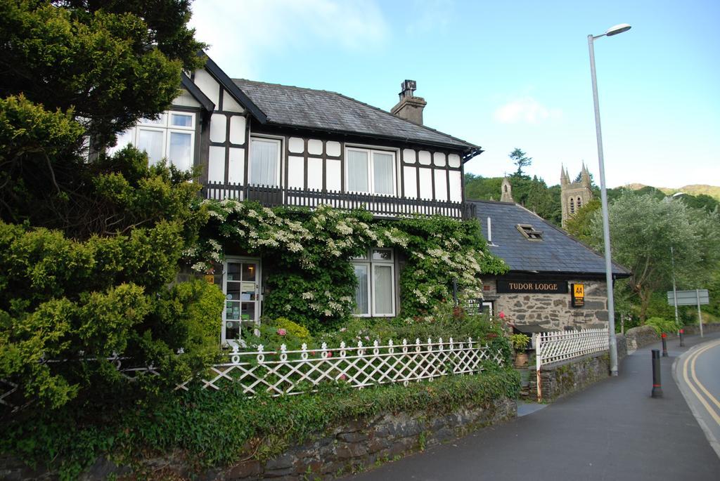 Tudor Lodge Porthmadog Exterior photo